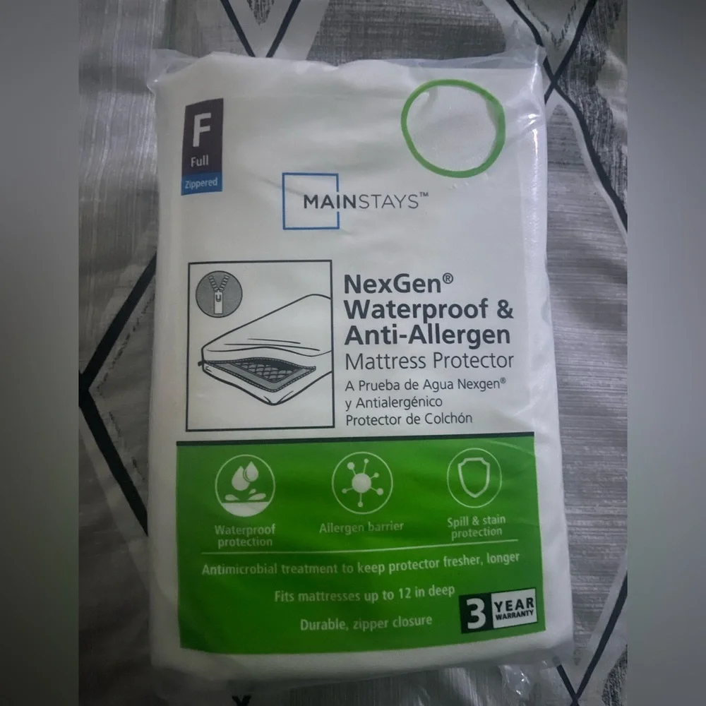 Brand new !!! still in the package full size mattress cover